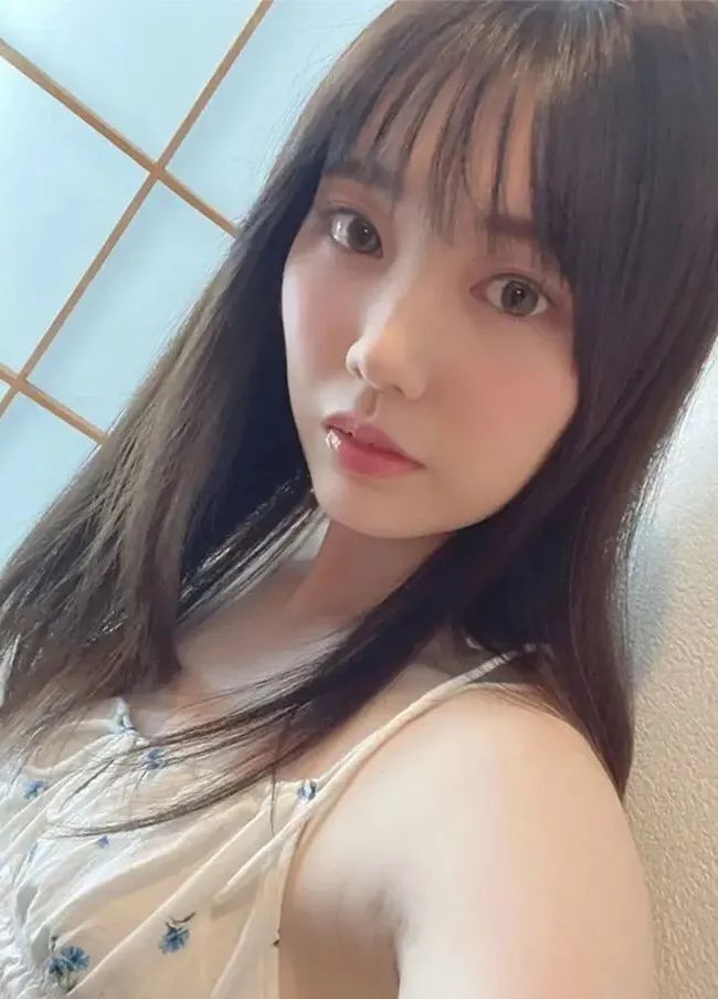 在役大学生，人美身材好