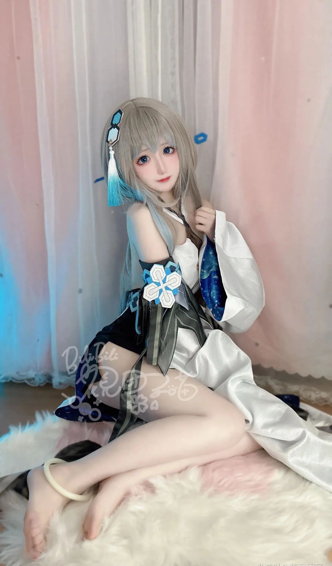 原神cos：黑丝+兔女郎，刻猫猫太可爱！女仆装草神，黑丝旗袍装雷神太顶了！