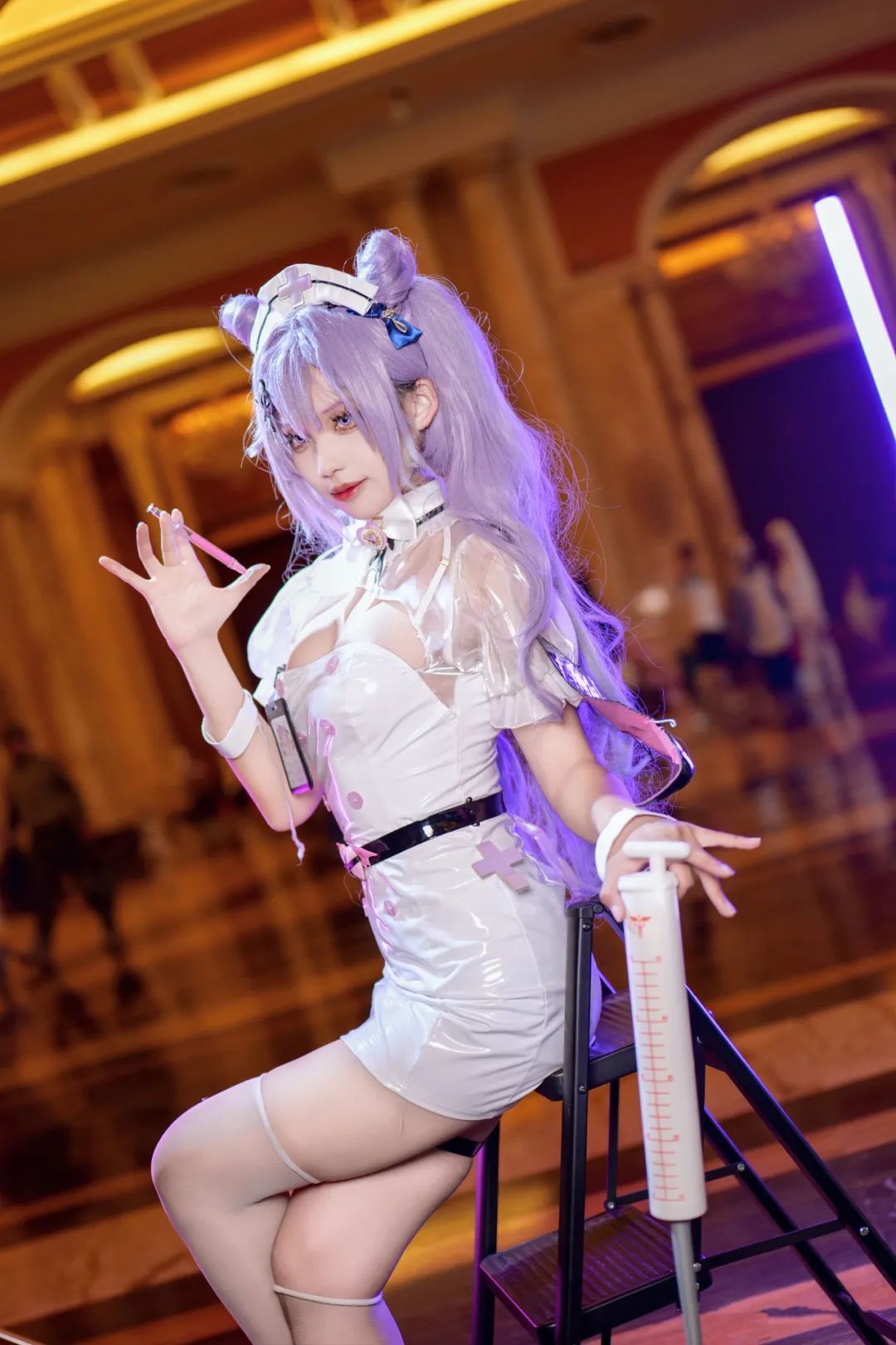 原神私设cos：申鹤抹胸白衣裙！女仆夜兰优菈神子！黑丝制服雷神真是太顶了！