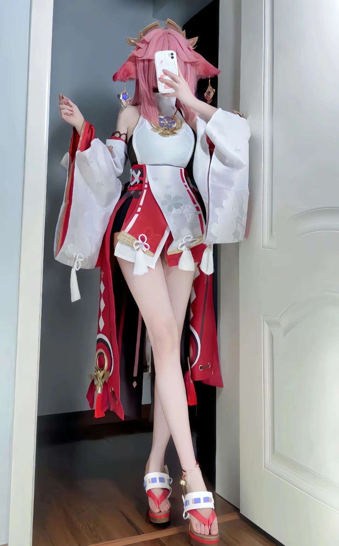 原神cos：婚纱大草神太美了！女仆装莱依拉，花嫁绫华，妮露小洋裙让人狂喜！