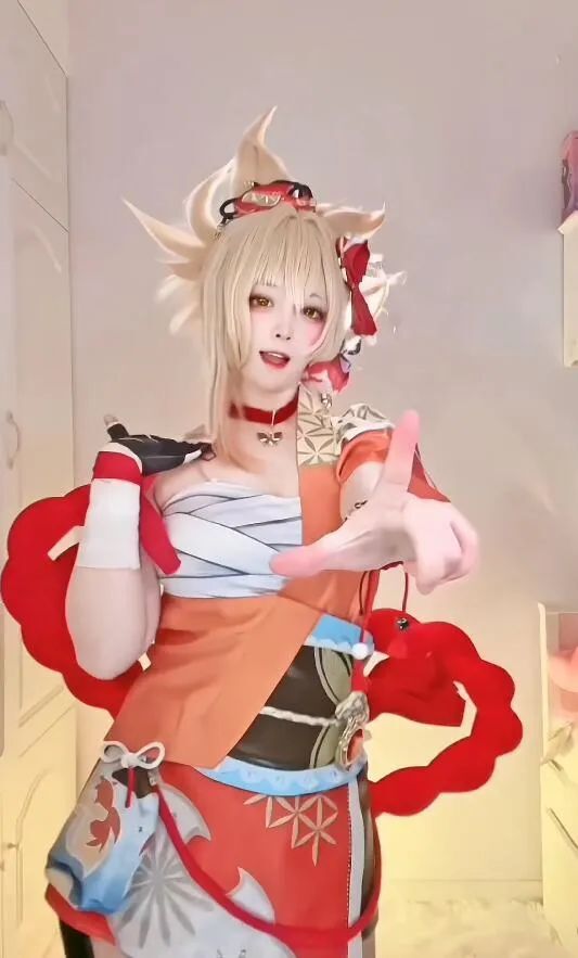 原神cos：白丝+修女装，甘雨太顶了！制服秘书雷神，JK胡桃绫华美爆了！