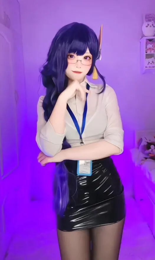 原神cos：白丝+修女装，甘雨太顶了！制服秘书雷神，JK胡桃绫华美爆了！