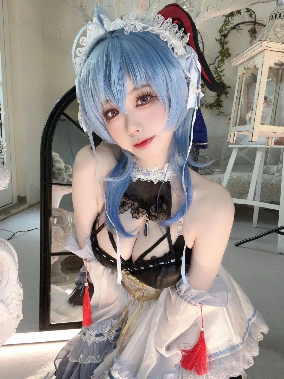 原神cos：黑丝+制服，OL刻晴果然御！抹胸吊带申鹤太顶了！女仆甘雨+雷神我爱了！