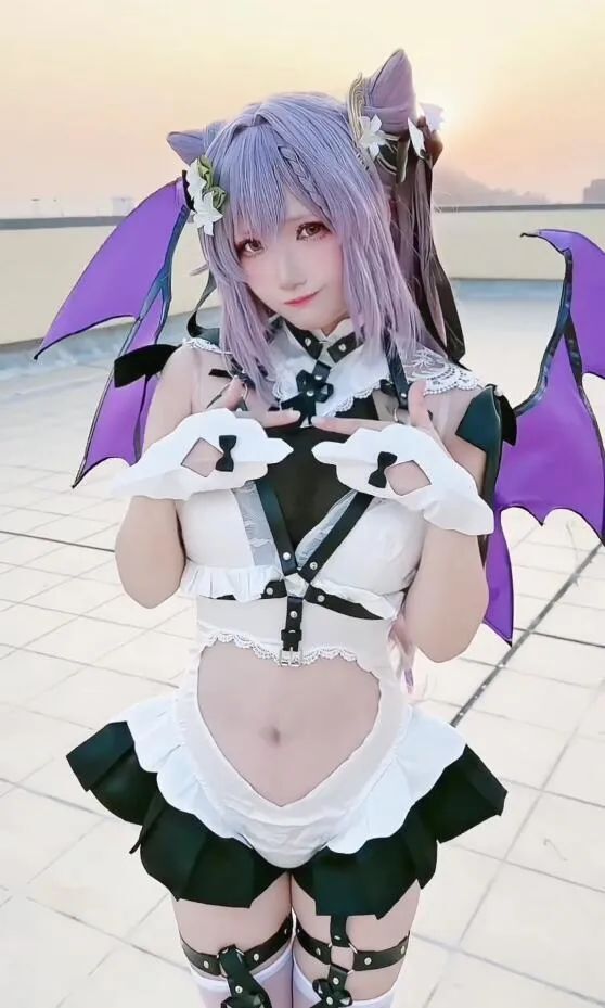 原神cos：女仆装八重神子太美了！白丝制服刻晴，黑丝旗袍申鹤，兔女郎心海让人狂喜！