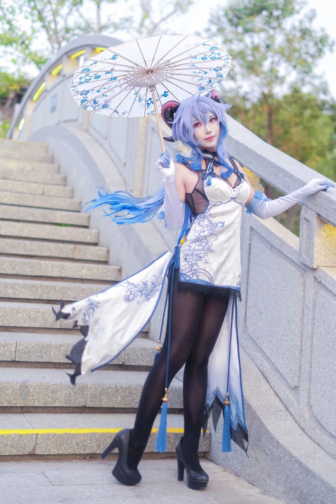 原神cos：白丝+修女服，甘雨太顶了！白丝制服刻晴太御了！包臀裙申鹤，包臀裙申鹤太美了！