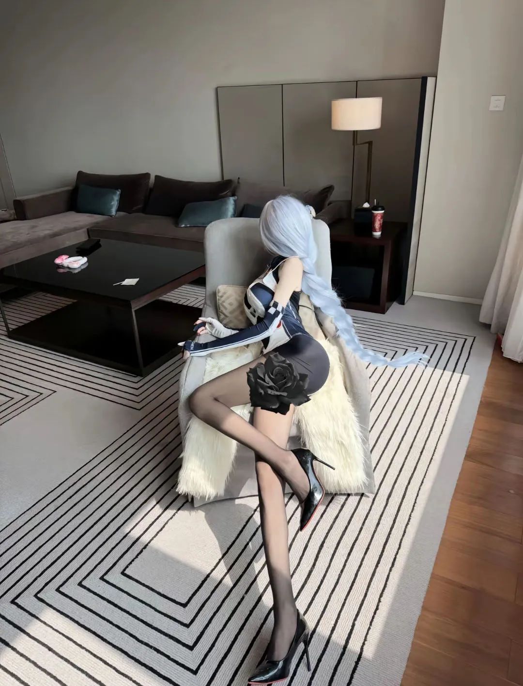 原神cos：黑丝+制服，甘雨秘书太合适了！邪魅雷神胡桃反差真大，婚纱刻晴神子让人狂喜！