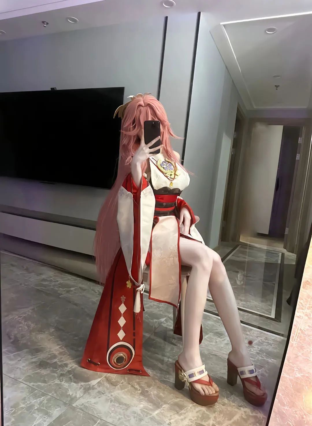 原神cso：黑丝+旗袍，小姨申鹤优雅高贵！青花瓷旗袍甘雨太清凉了！泳装绫华小草神让人狂喜！