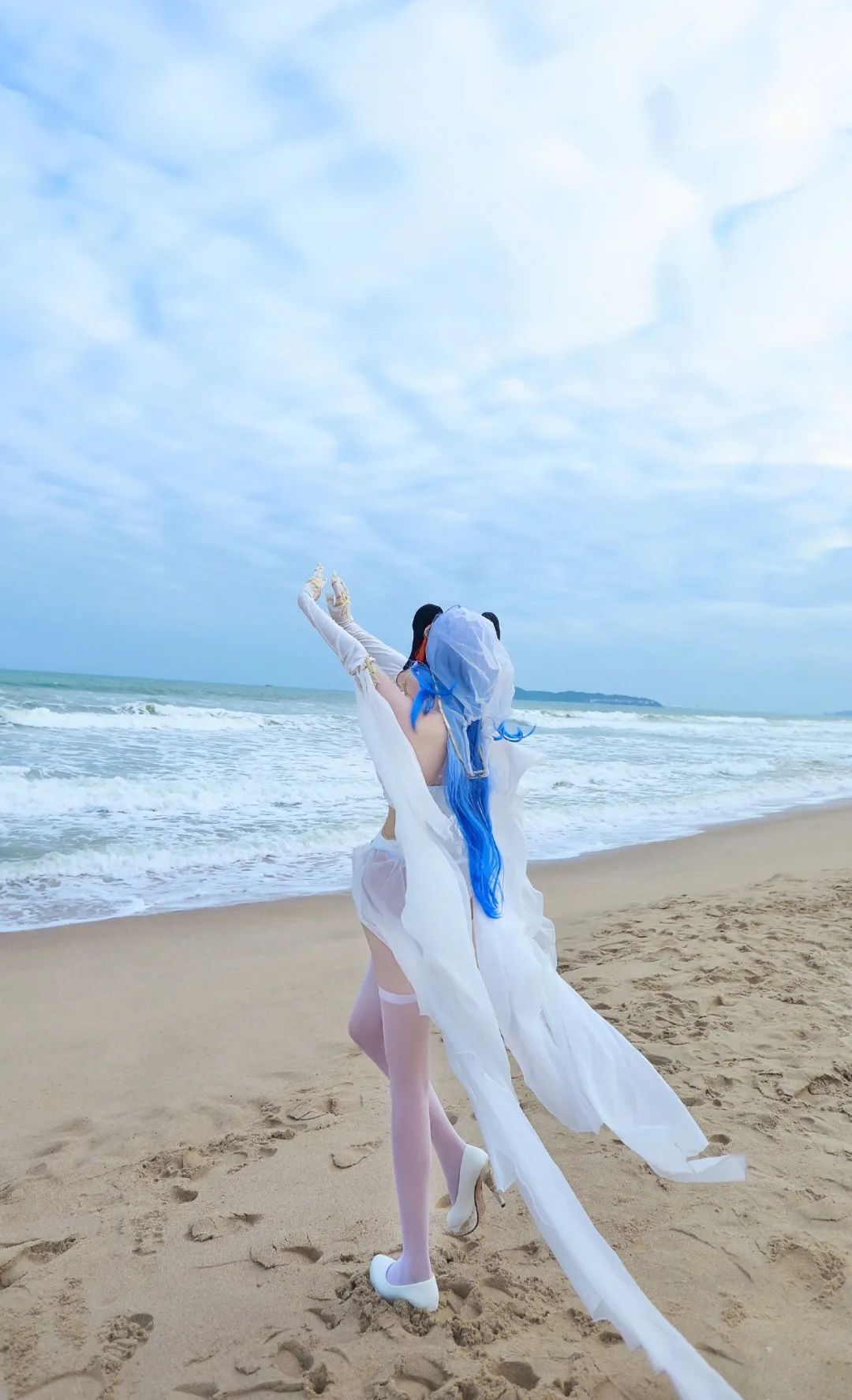 原神cos：车模申鹤太漂亮了！白丝婚纱刻晴像极了初恋！甘雨秘书太干练了！女仆绫华让人心动！