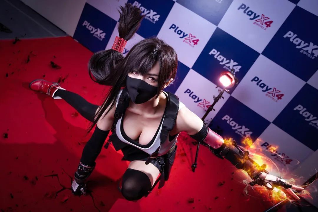 INS美女|韩国性感车模宋珠儿，兼职Coser