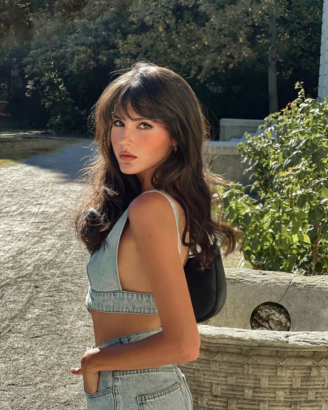 意大利模特Paola Cossentino，美艳动人