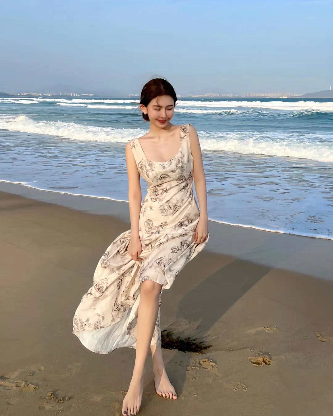 台湾模特粘婉柔，明道大学校花，洋娃娃美女！