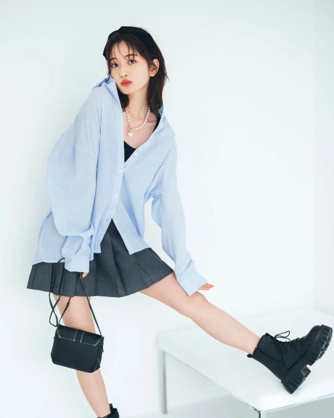 模特小室安未，日本少见的冷淡风清秀气质美女