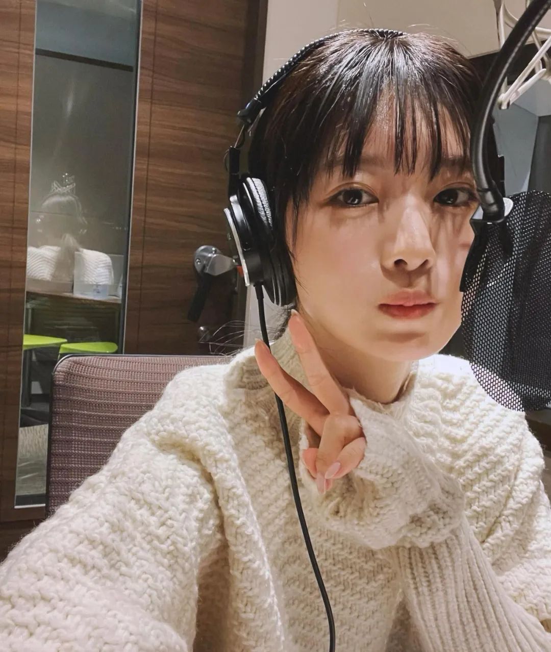 模特小室安未，日本少见的冷淡风清秀气质美女