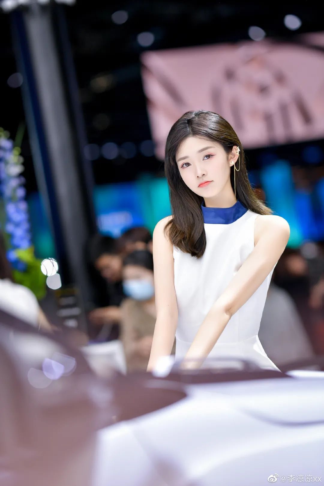 ​小花李凉凉xx，少见的可爱风车模
