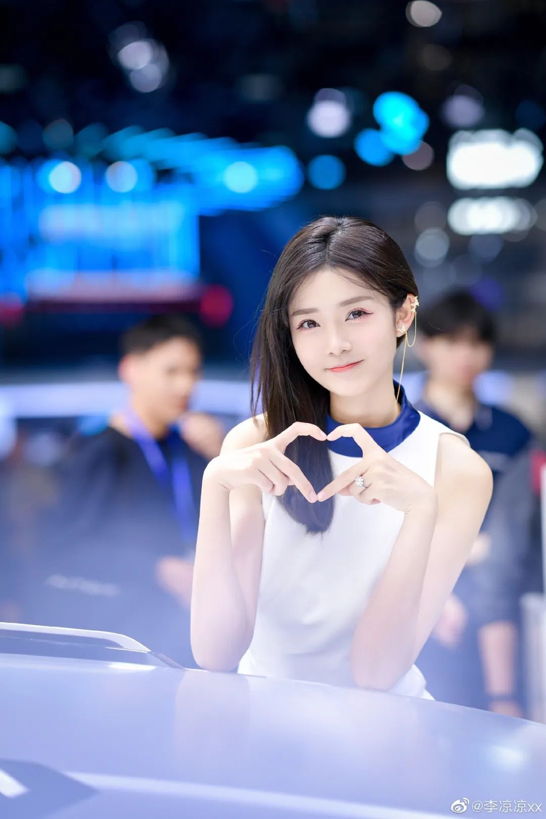 ​小花李凉凉xx，少见的可爱风车模