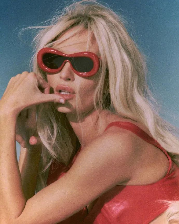 维密超模糖糖Candice Swanepoel写真大片，性感复古女郎！