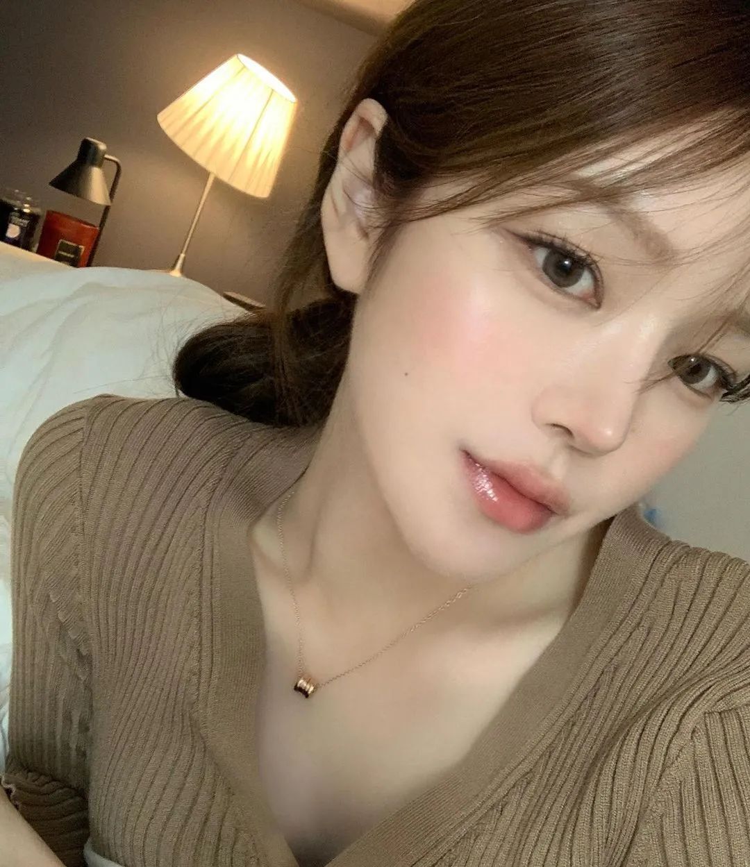 INS美女| 韩国模特rekn0t，清秀可人的小姐姐