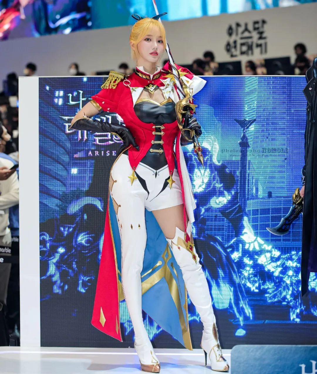韩国赛车模特林率雅，甜美性感的气质女神