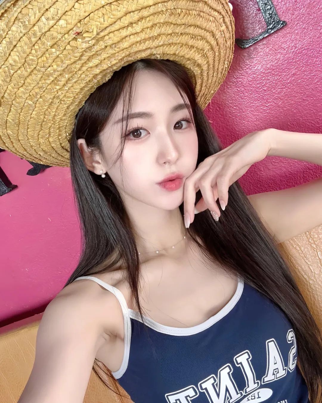 韩国网红模特hyoppeu，高颜值火辣身材，可甜可御的女老板