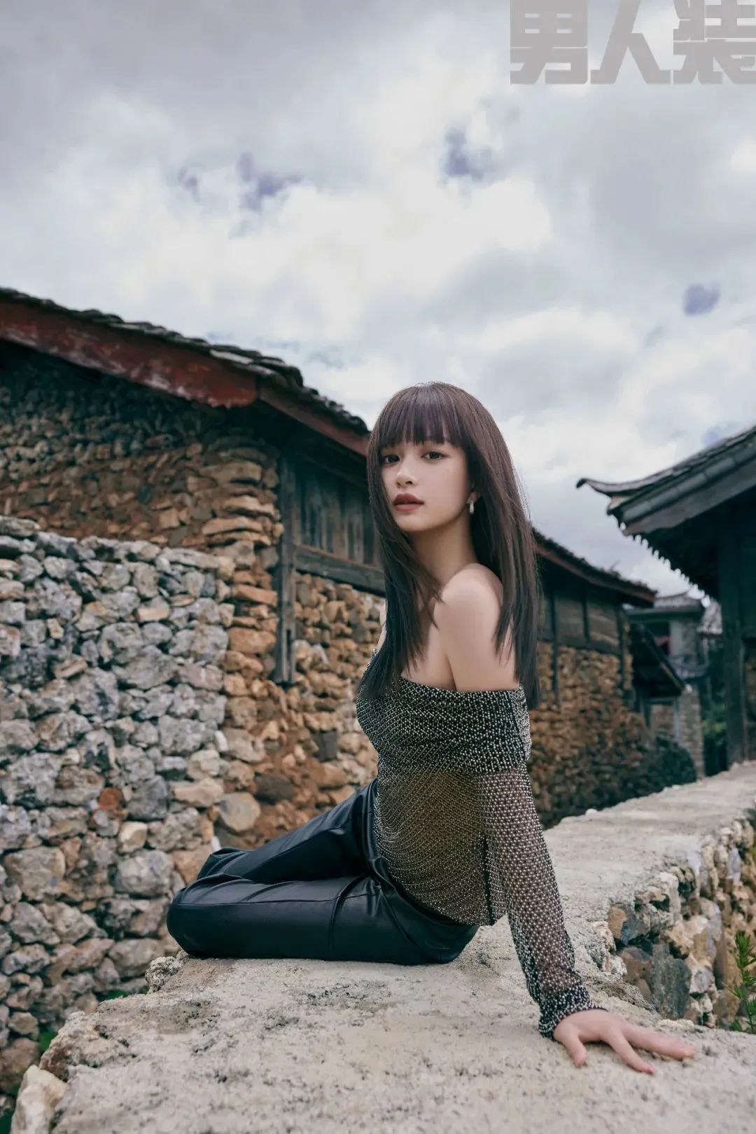 《男人装》模特走进纳西古村落“女儿国”