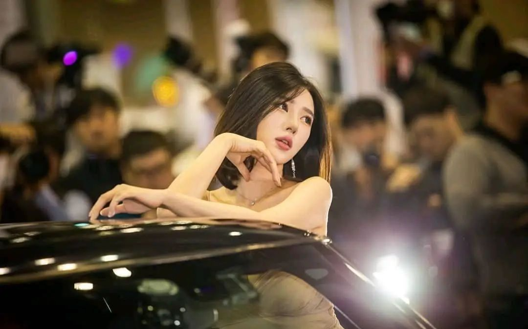 韩国第一车模宋姝儿，性感火辣 热爱COSPLAY