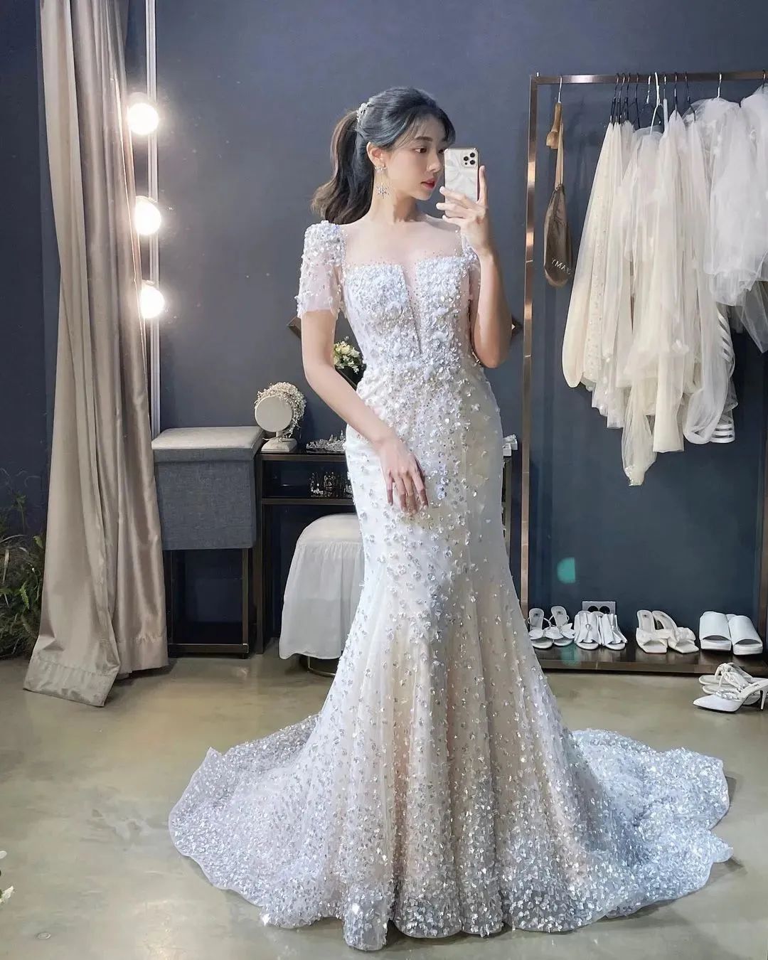 [仙女集]芙蓉不及美人妆，水殿风来珠翠香