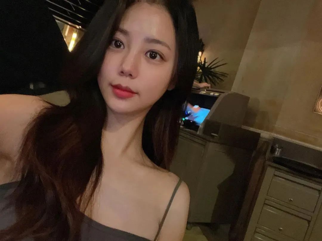[仙女集]千秋无绝色，悦目是佳人；倾国倾城貌，惊为天下人