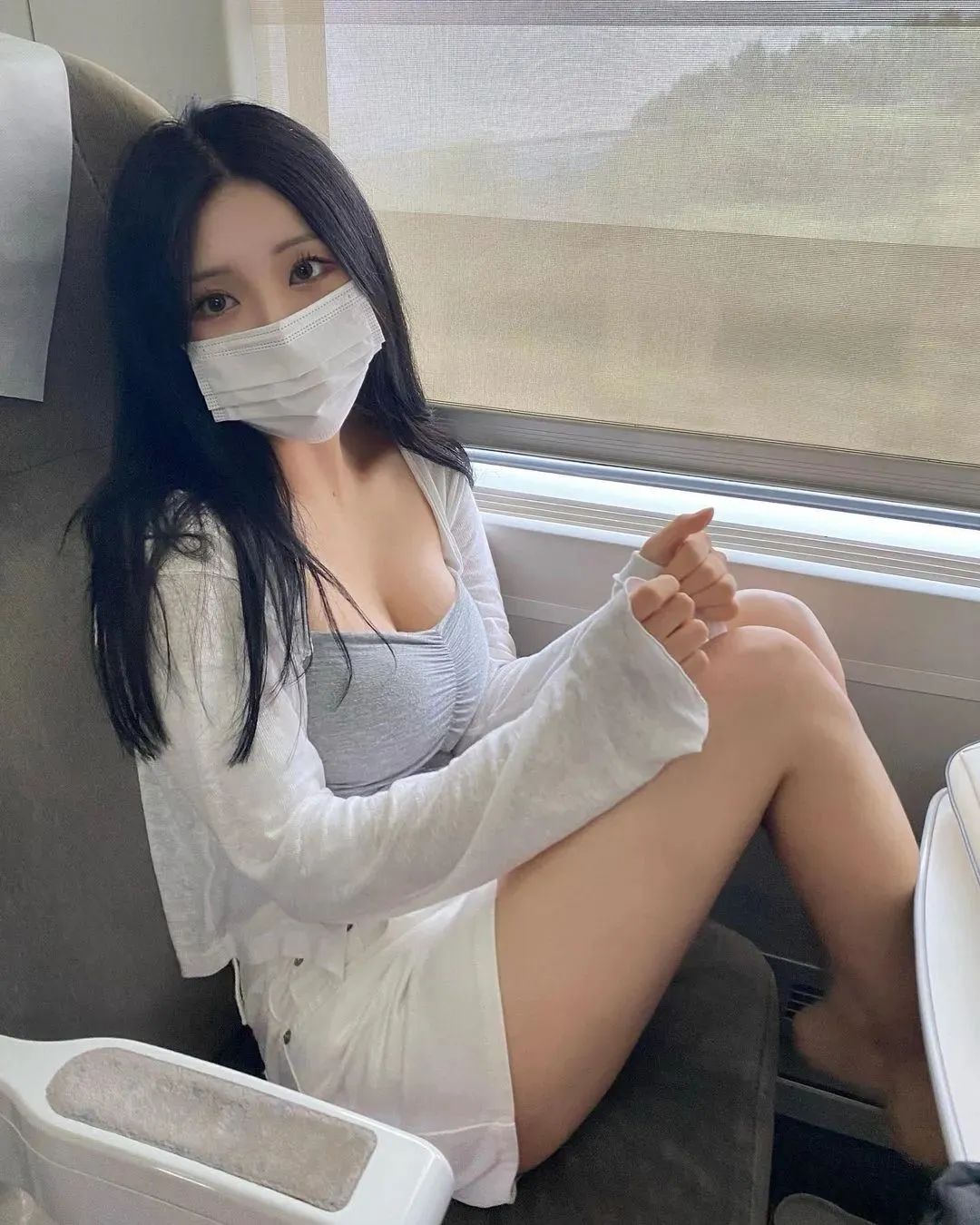 [仙女集]有美一人，灿如春华，皎如秋月