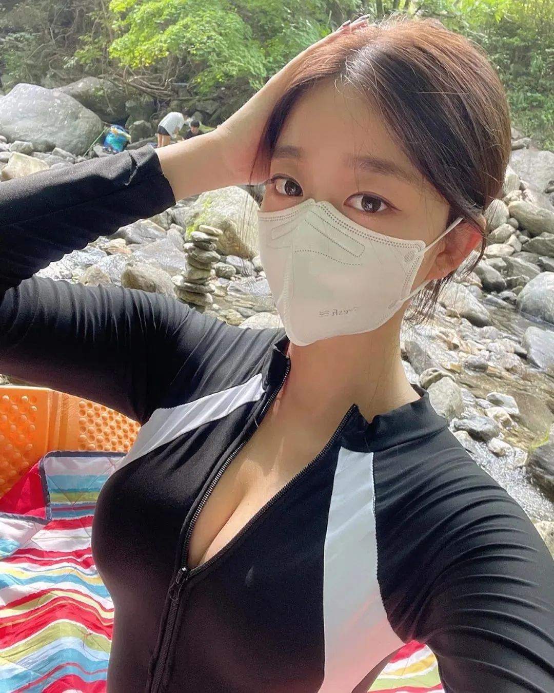 [仙女集]美女妖且闲，采桑歧路间