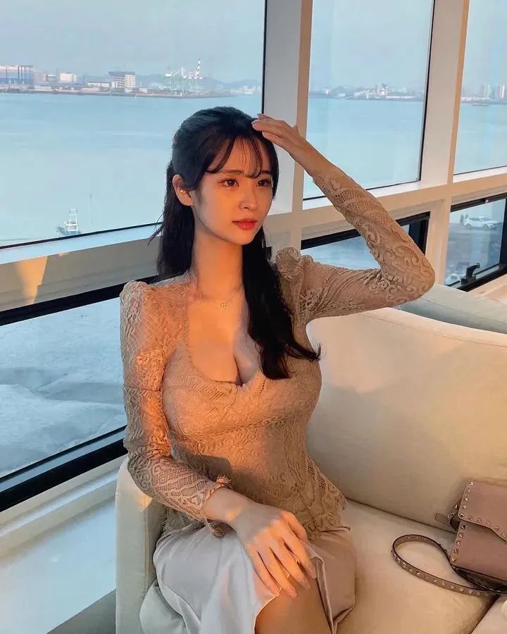 [仙女集]前凸后翘，这身材也太绝了！