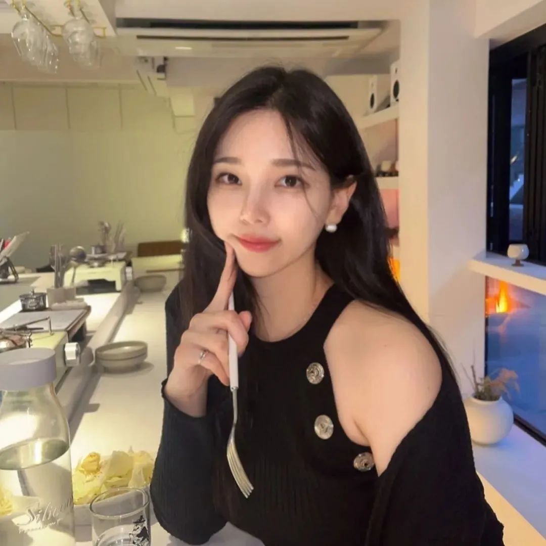 [仙女集]她腿又白又圆，像秋天莲藕