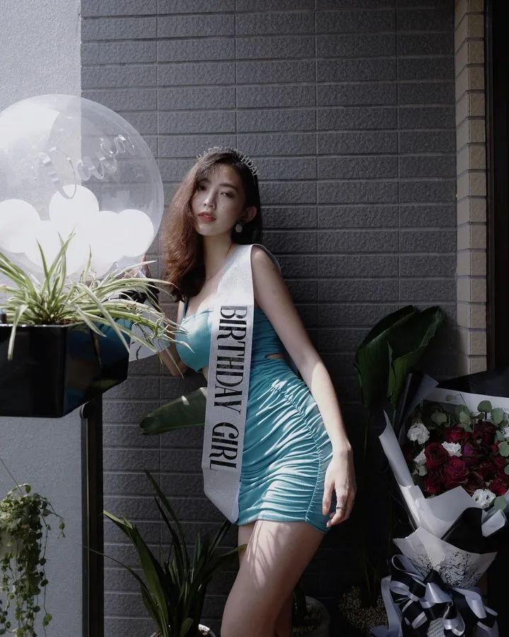 [仙女集]台妹倾国两相欢，常得君王带笑看