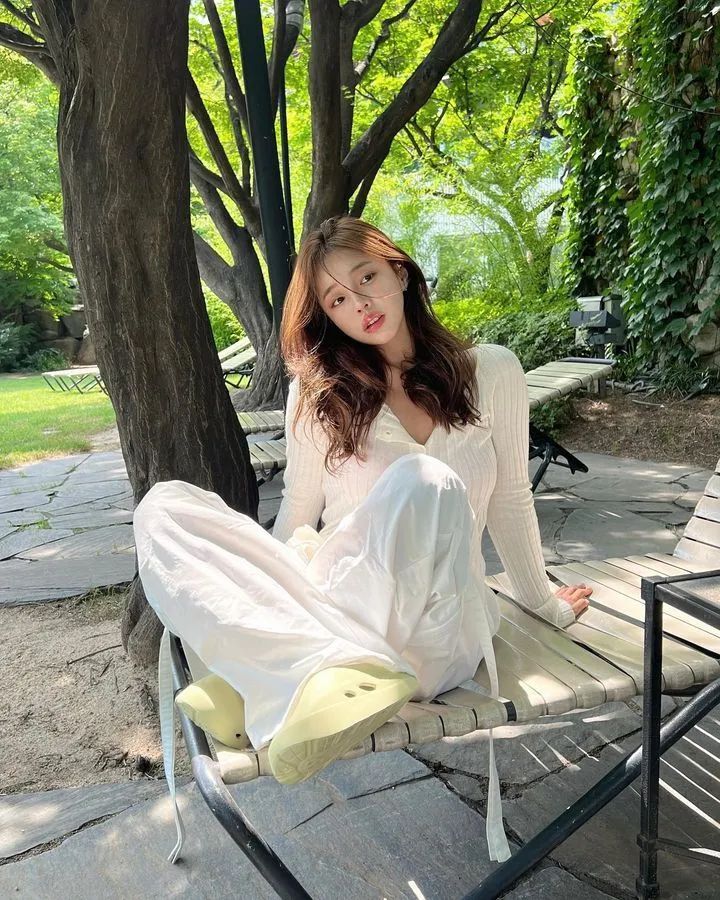 [仙女集]那少女十七八岁年纪，一双大眼黑溜溜