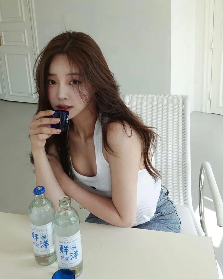 [仙女集]那少女十七八岁年纪，一双大眼黑溜溜