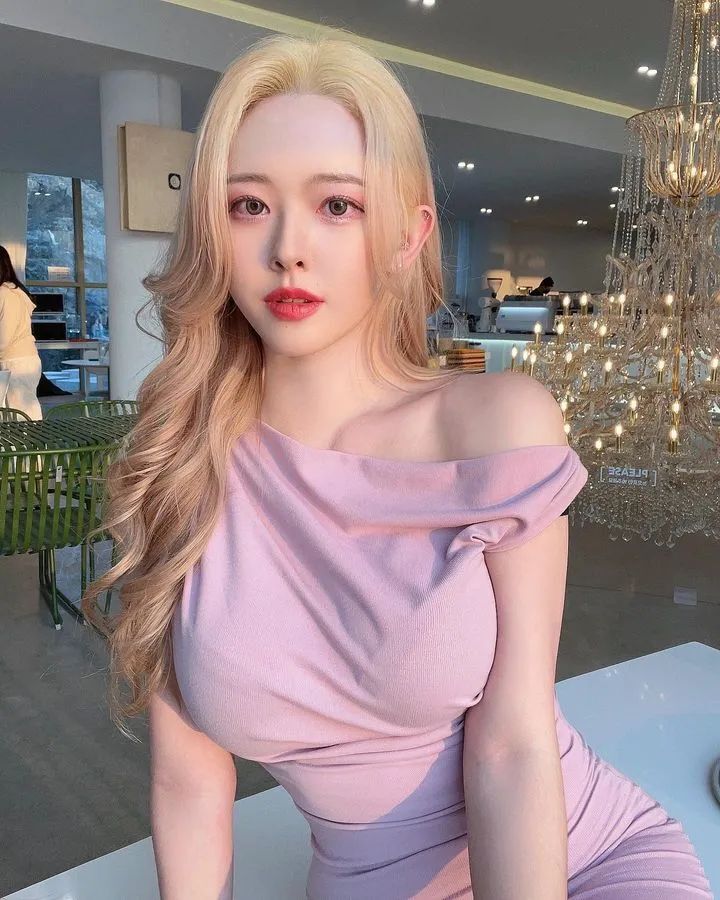 [仙女集]哪国美女，皮肤娇嫩，体态如此丰腴