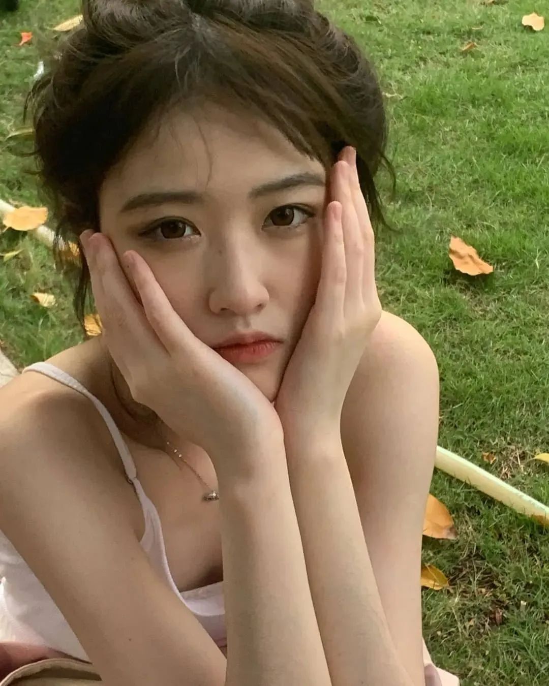 佘颖欣，网红界美女的颜值“天花板”