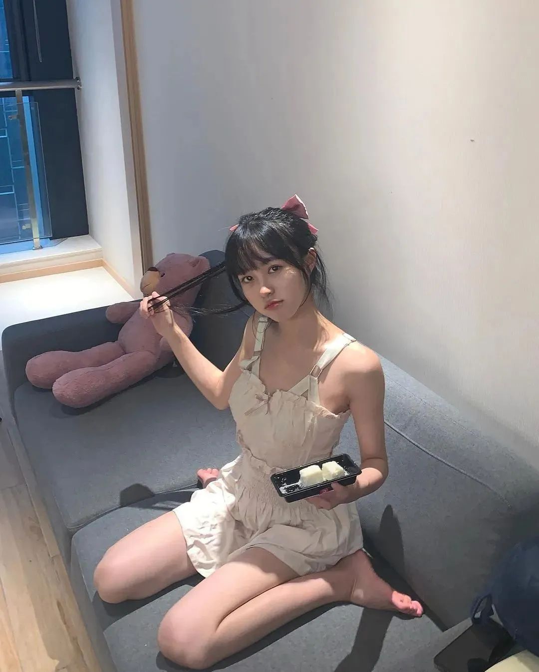 美女壁纸丨乔本小月，继佘颖欣之后，又一位“纯欲天花板”级别的网红美女