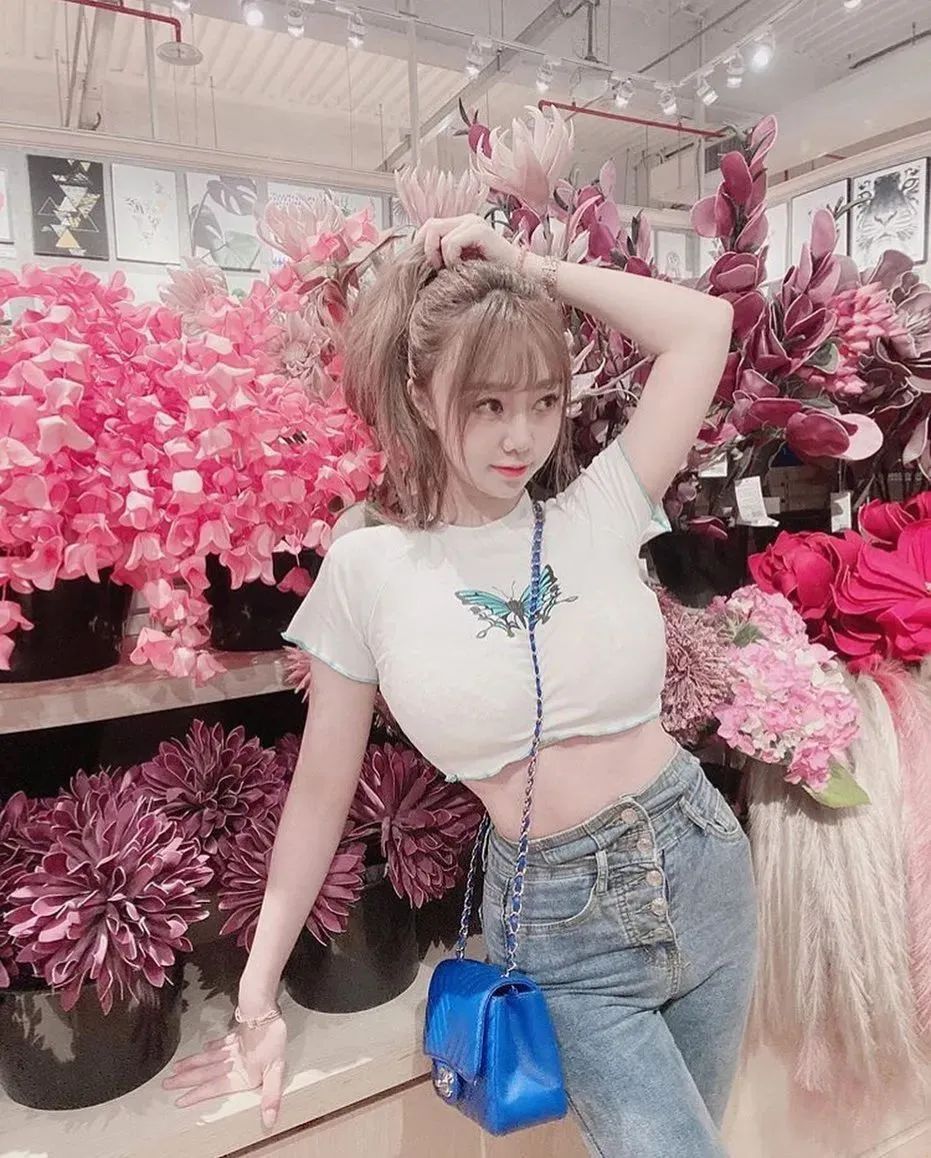可禹，清新脱俗的台湾网红美女