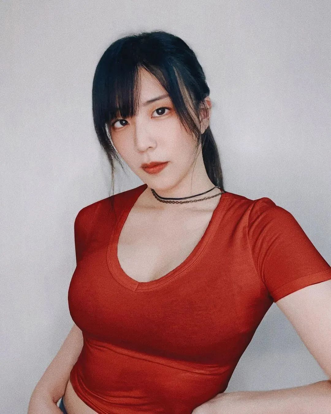 台湾网红小墨，才貌双全的美女主播