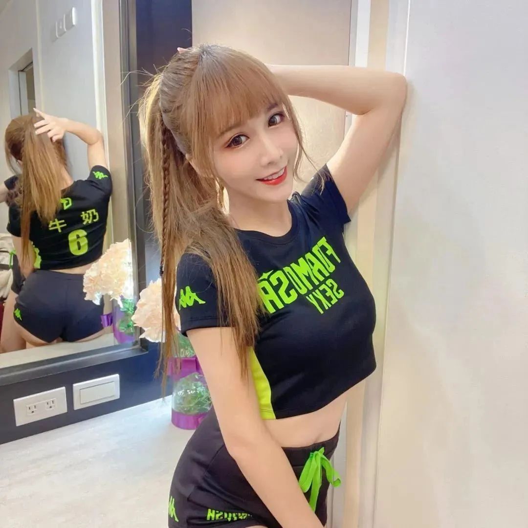 台湾网红王俪洁，甜美迷人的啦啦队女神