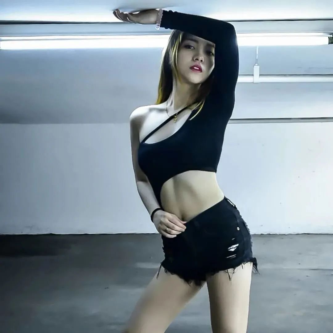 马来西亚网红玮儿，甜美可爱的萌妹子