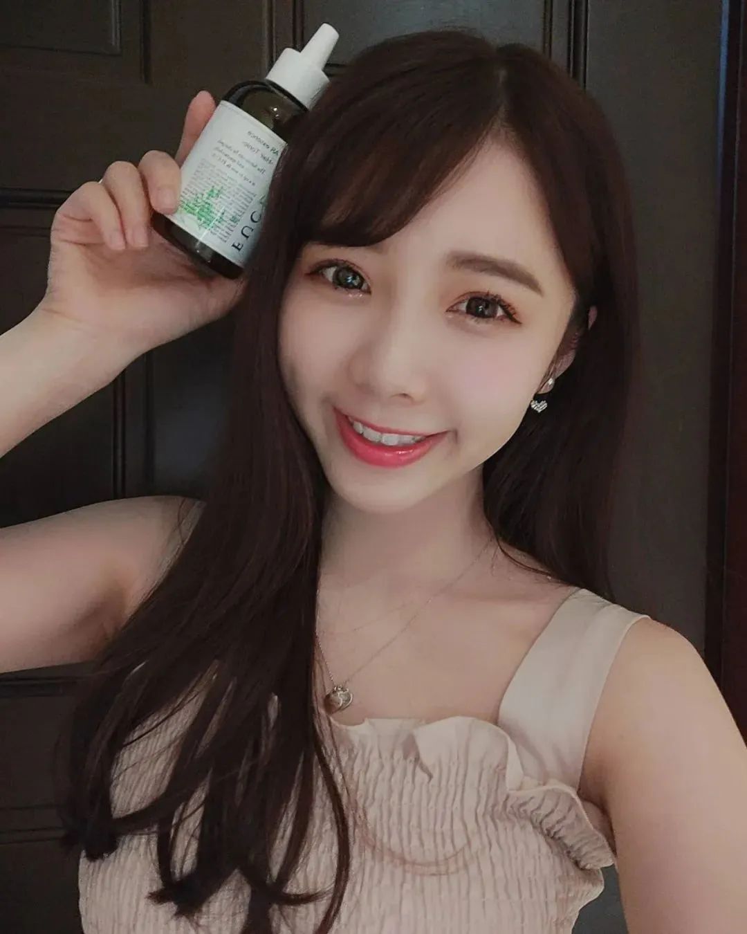 台湾网红陈甯揎，清纯可爱的甜美萌妹