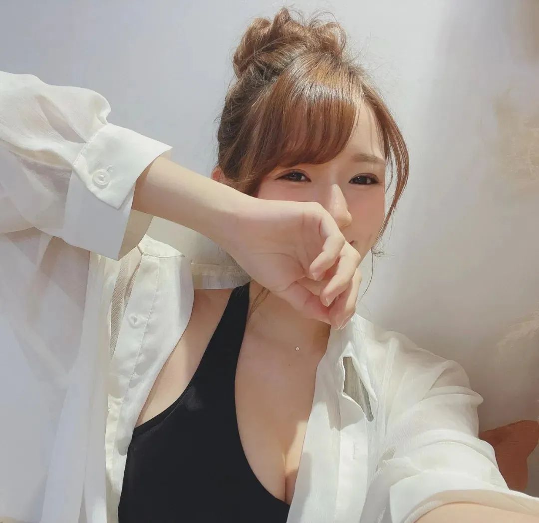 台湾网红林莎，甜美指度超标的元质美少女