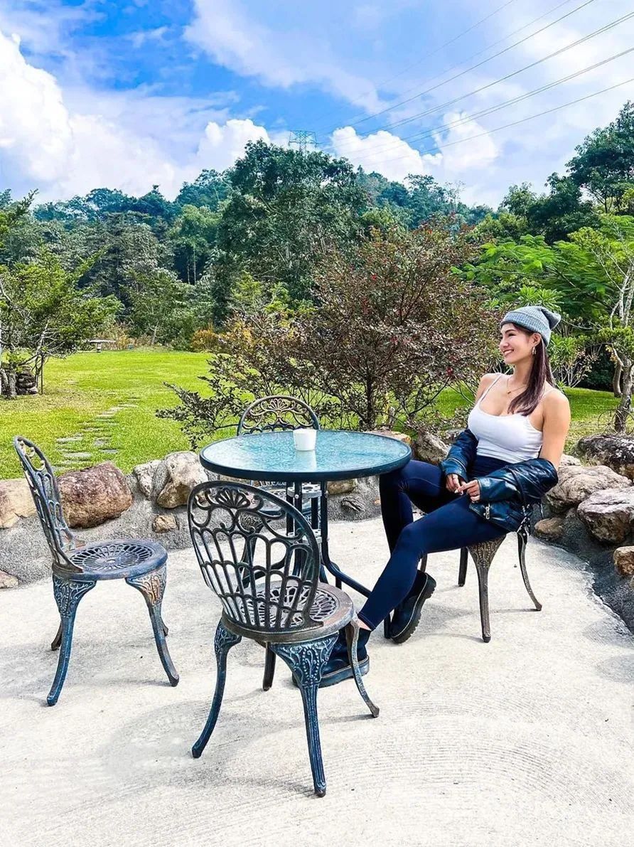 台湾网红茵茵，充满青春活力的美女模特