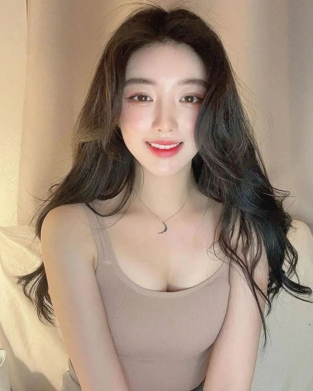 韩国网红洪敏河，让人心动的“甜美系”女神