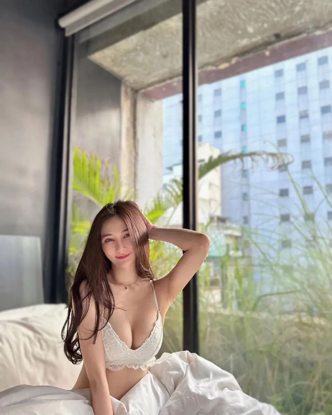 台湾网红徐恩，御姐范十足的气质女神