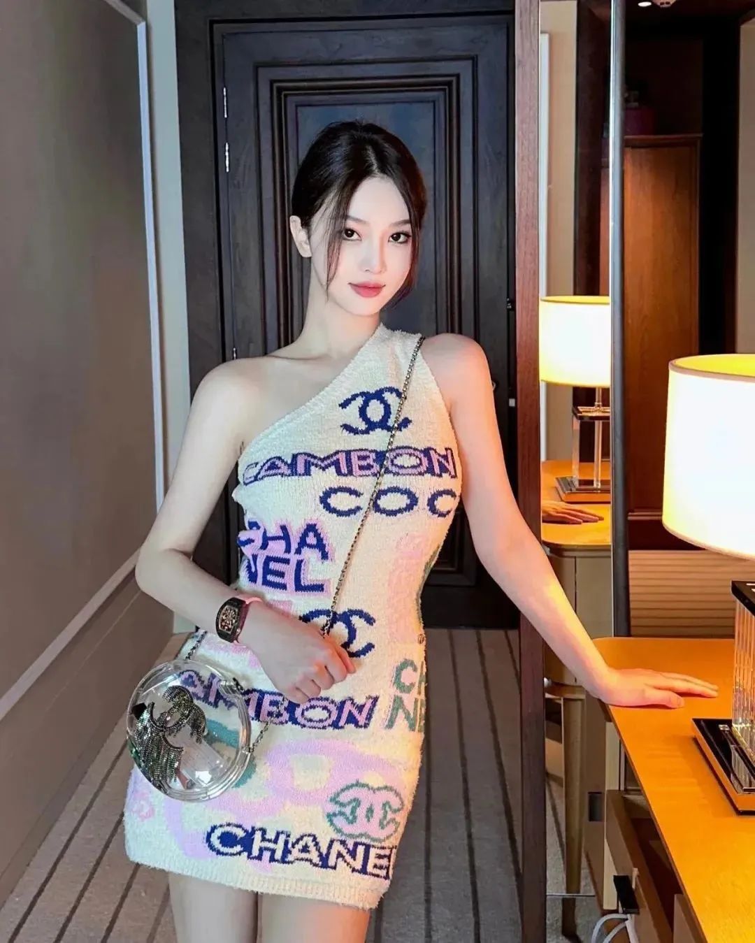 国产网红chrissylii，拥有高贵名媛风的御姐范女神