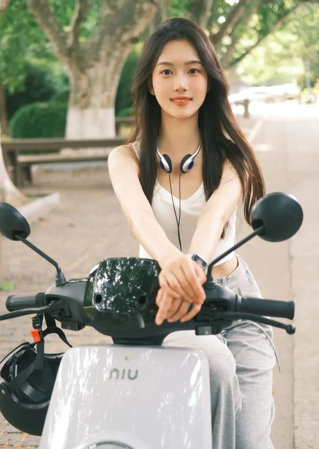 国产网红三秋鱼籽，来自同济大学的可爱系美女校花
