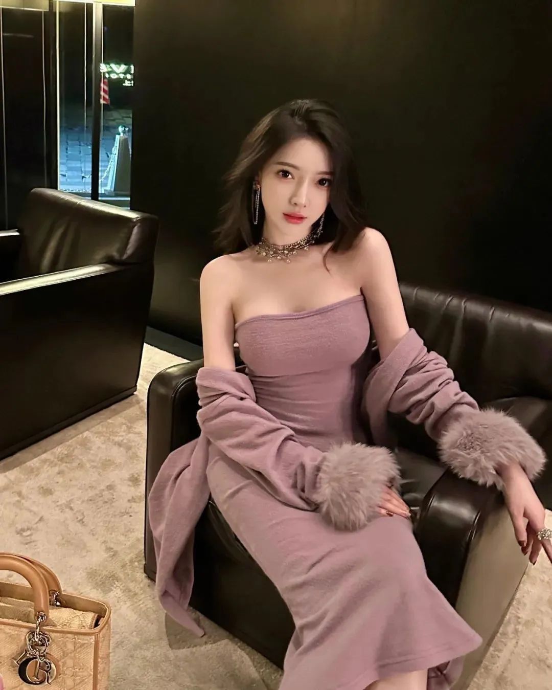 国产网红卢颖儿，甜美又性感的御姐范女神