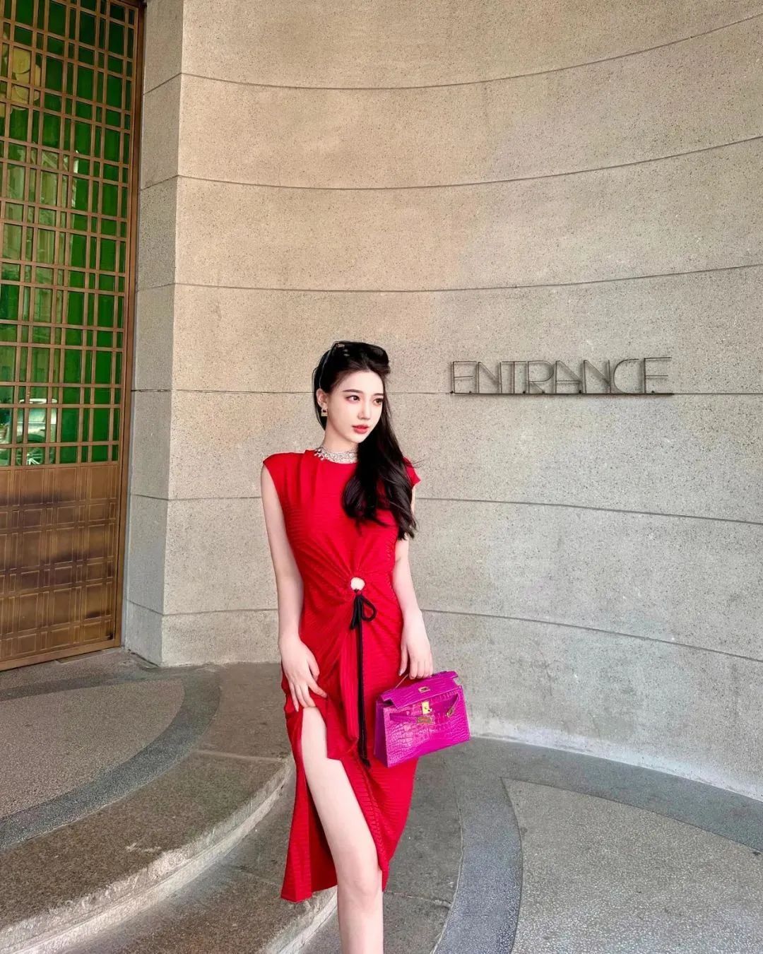 国产网红卢颖儿，甜美又性感的御姐范女神